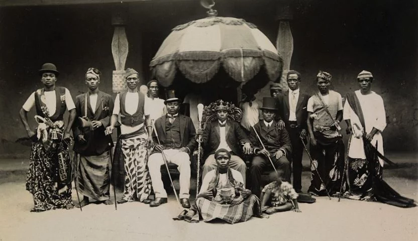 King Jaja (left) and Governor Nana Olomu (right)